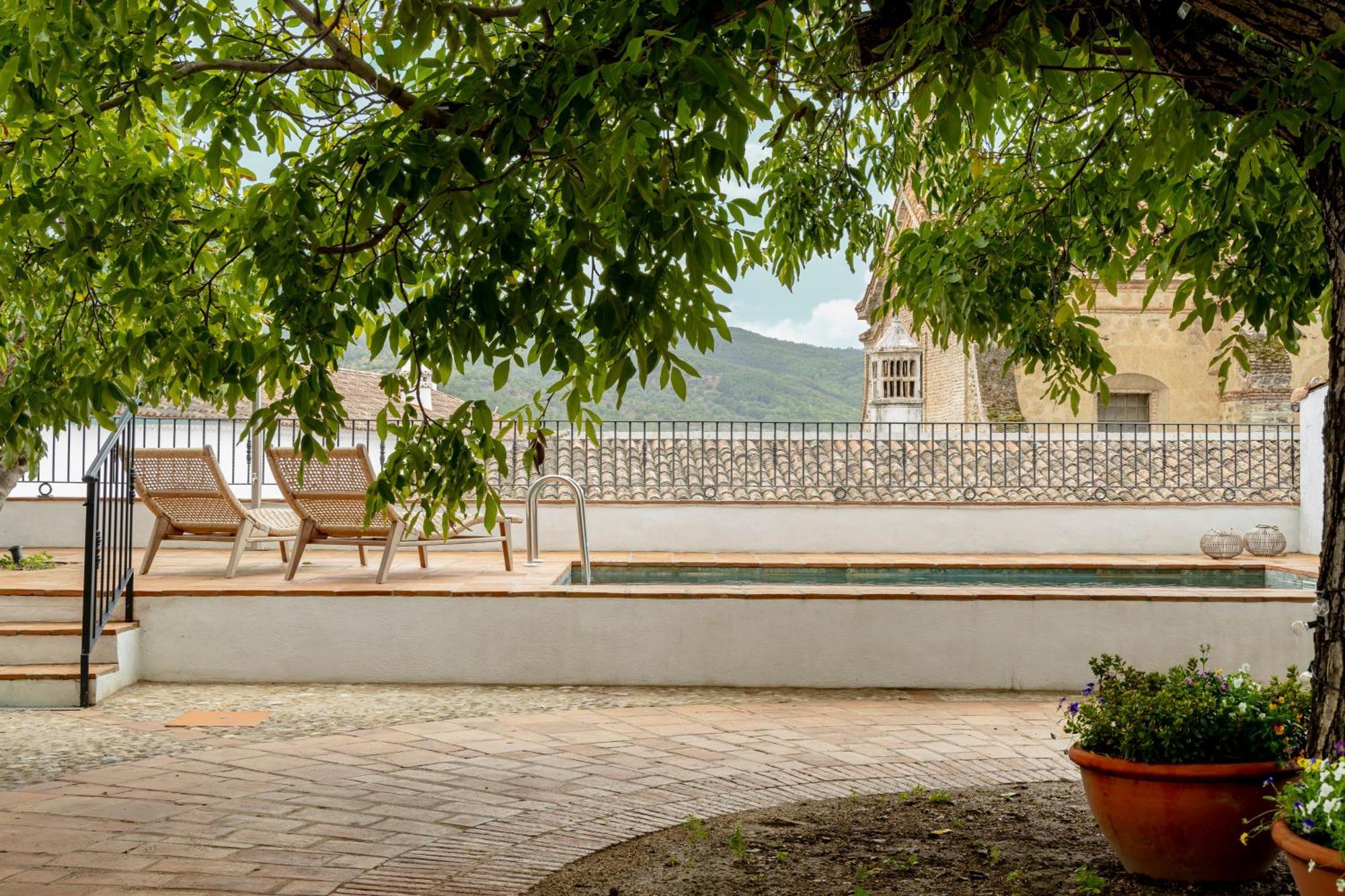 Apartamentos Turisticos El Patio Del Nogal グアダルペ エクステリア 写真