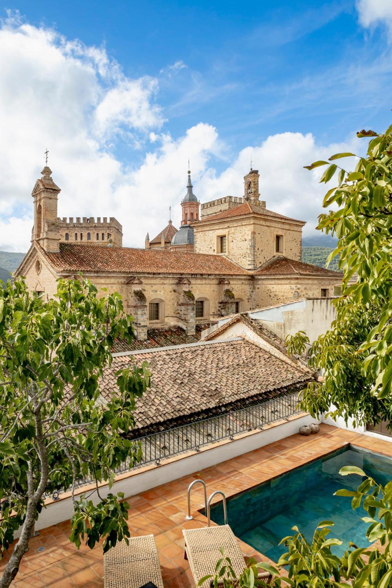 Apartamentos Turisticos El Patio Del Nogal グアダルペ エクステリア 写真
