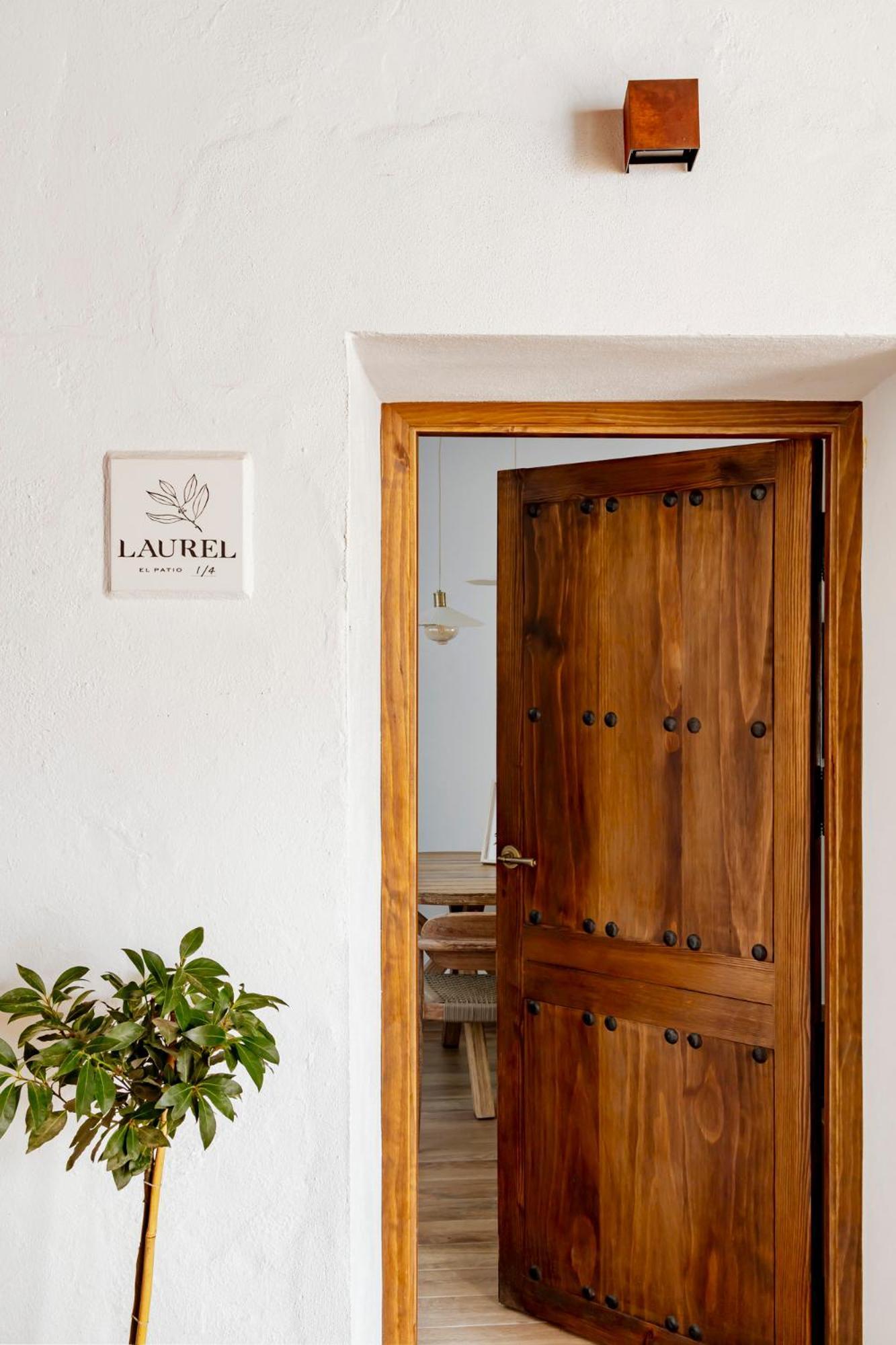 Apartamentos Turisticos El Patio Del Nogal グアダルペ エクステリア 写真
