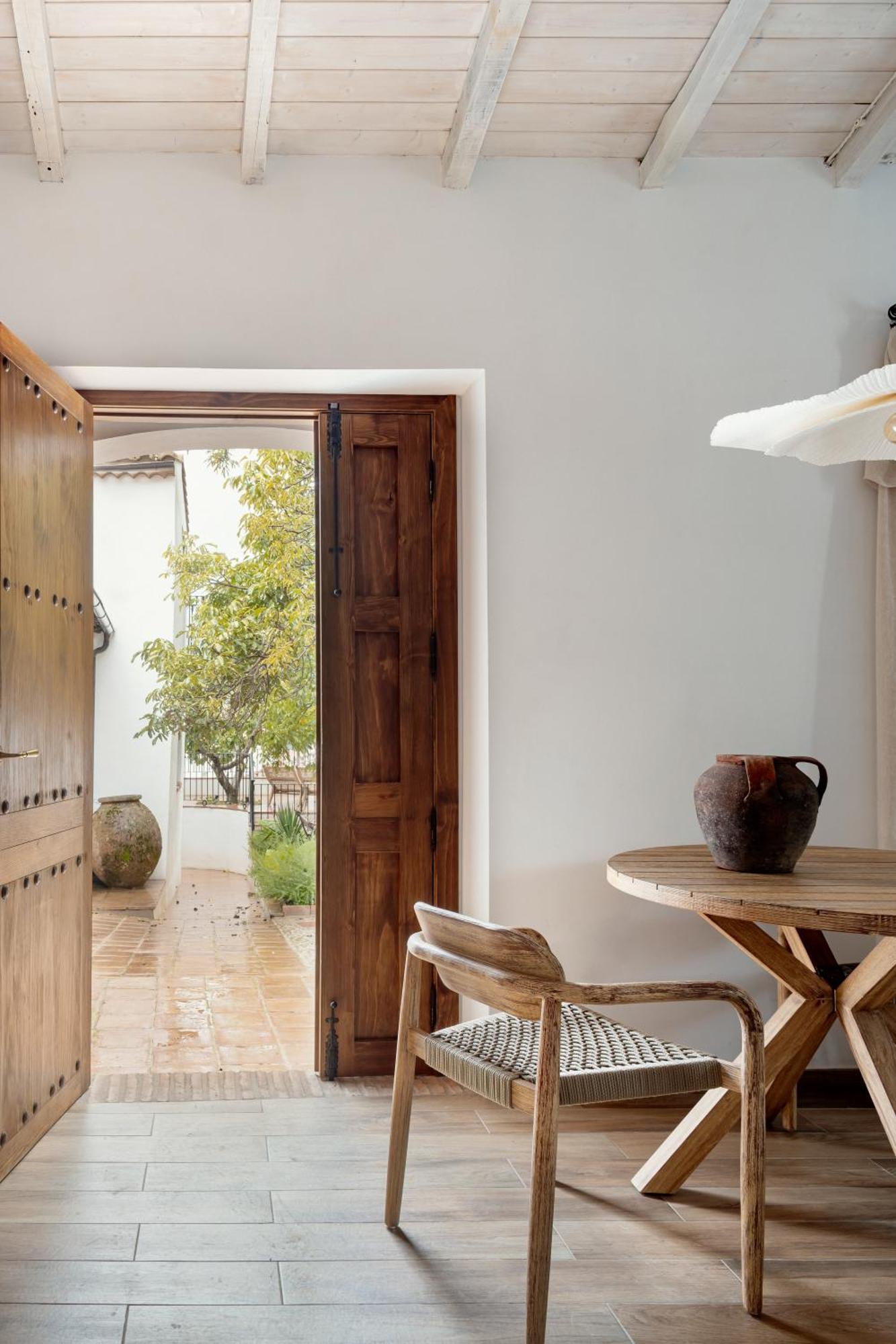 Apartamentos Turisticos El Patio Del Nogal グアダルペ エクステリア 写真